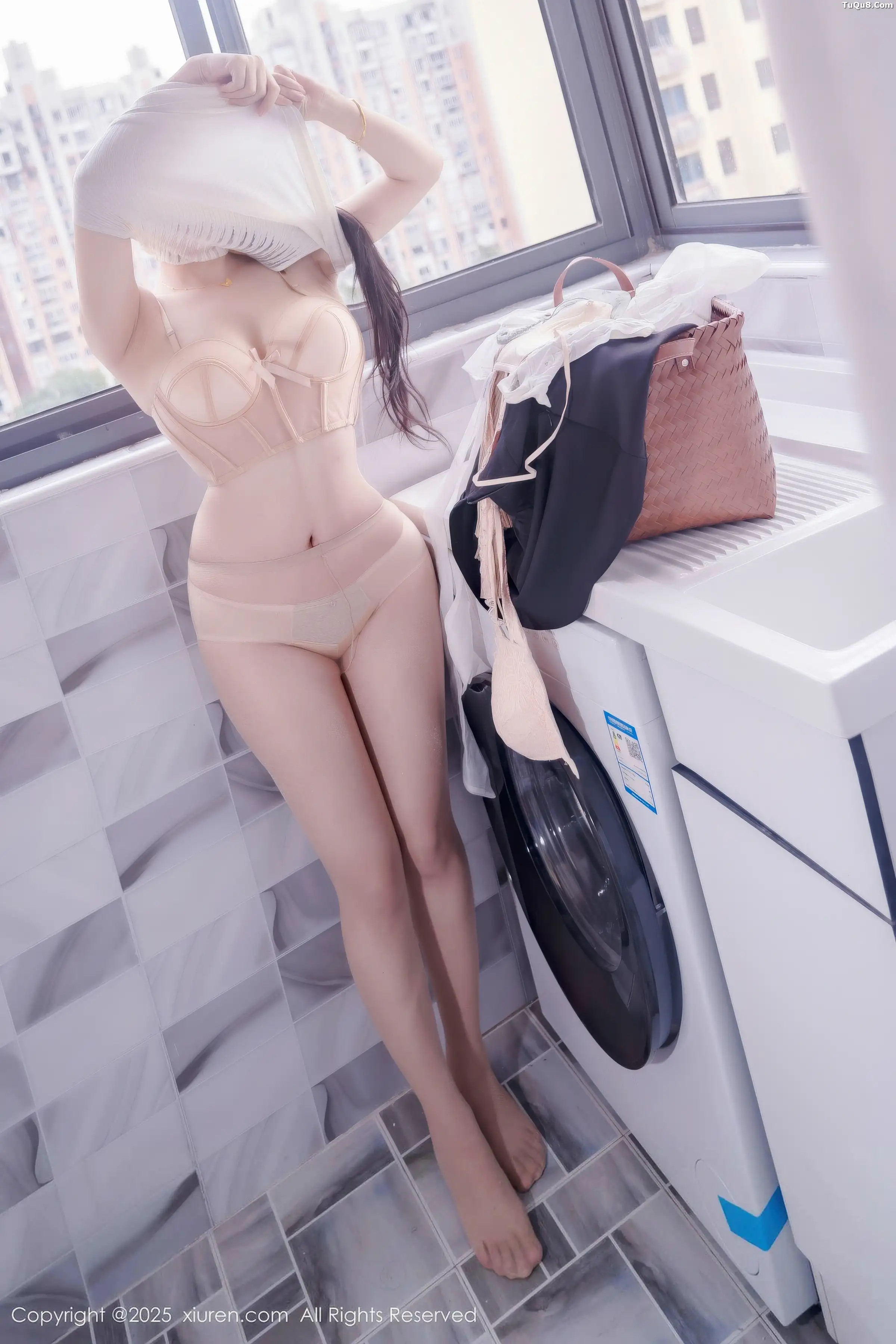 [XiuRen秀人网]第11010期汐汐爱吃草莓写真 photo 2-1