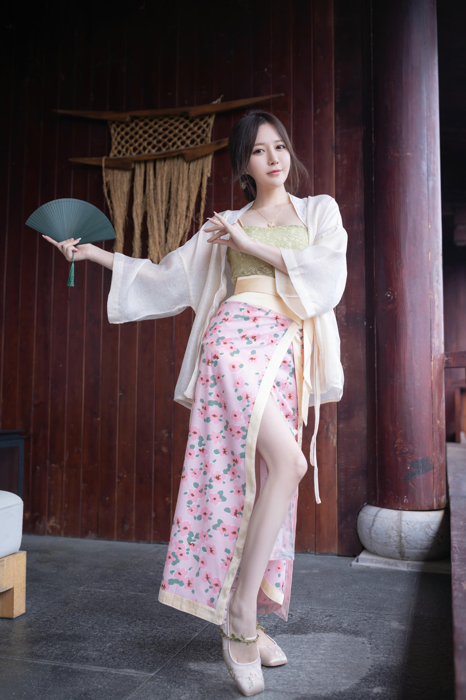 [XiuRen秀人网]第B150期鱼子酱写真 photo 1-4