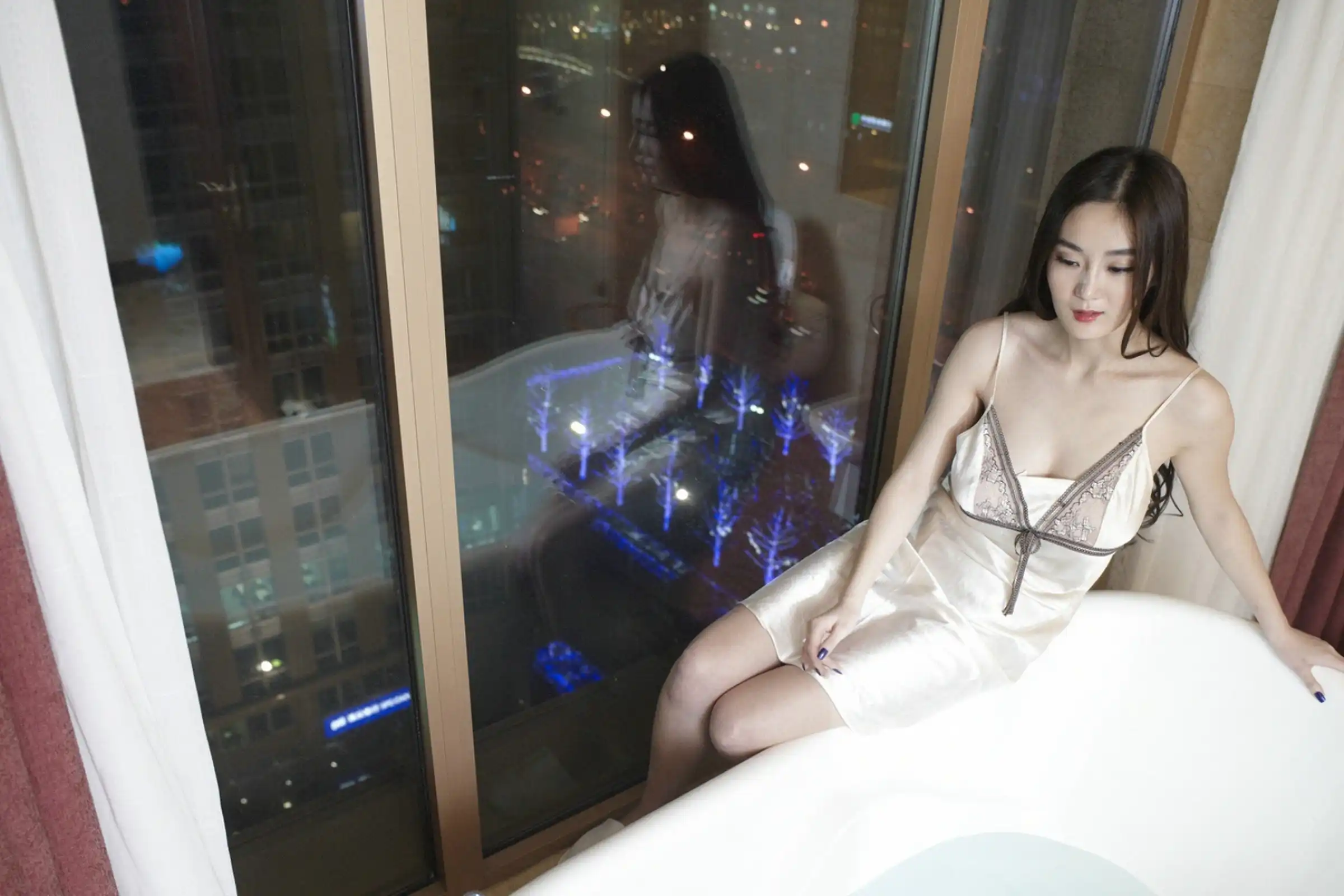 [XiuRen秀人网]第FW0086期易阳写真 photo 8-15